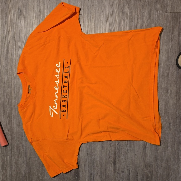 University of Tennessee basketball shirt - Picture 1 of 3